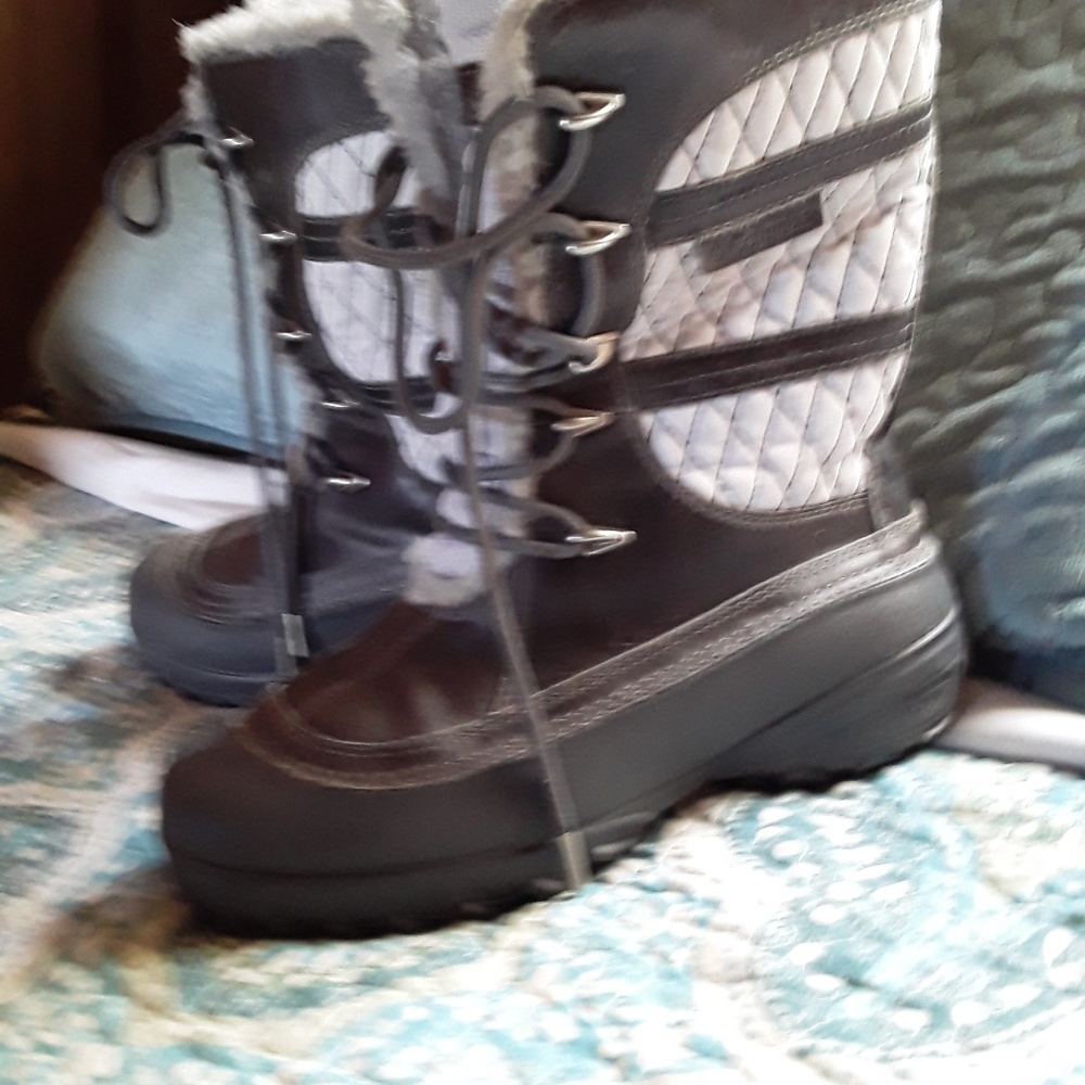 Columbia  winter boots
